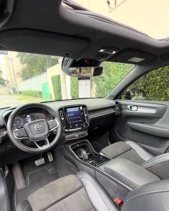 VOLVO XC40 2.0 T5 GASOLINA R-DESIGN AWD GEARTRONIC VOLVO XC40 2.0 T5 GASOLINA R-DESIGN AWD GEARTRONIC